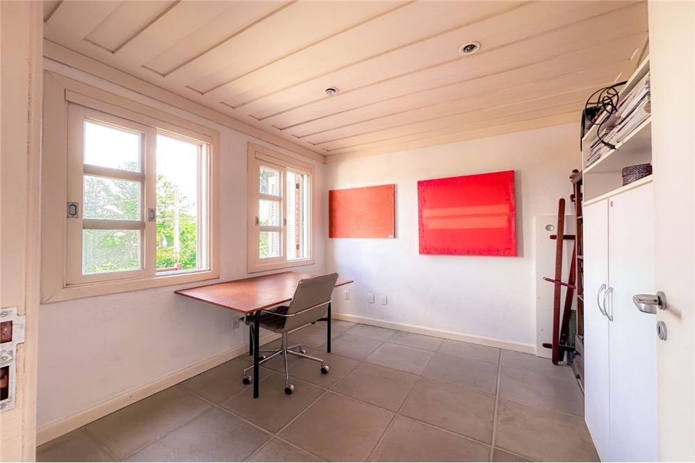 Casa de Condomínio à venda com 3 quartos, 275m² - Foto 1