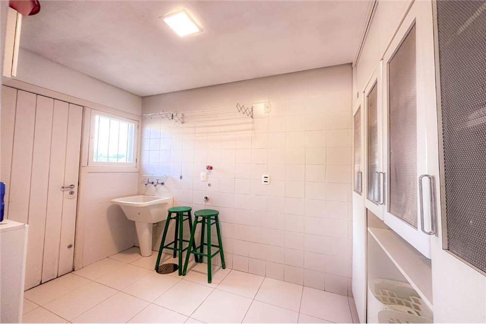 Casa de Condomínio à venda com 3 quartos, 275m² - Foto 18