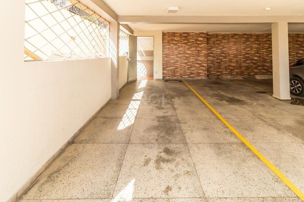 Apartamento à venda com 3 quartos, 85m² - Foto 2