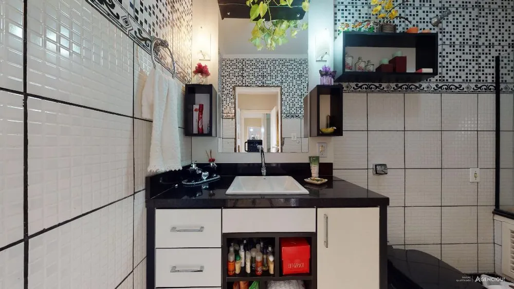 Casa, 3 quartos, 217 m² - Foto 1