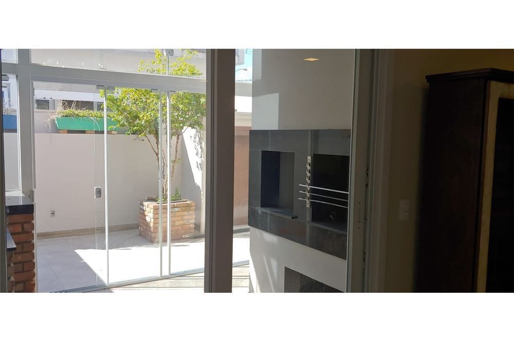 Casa de Condomínio à venda com 3 quartos, 146m² - Foto 1