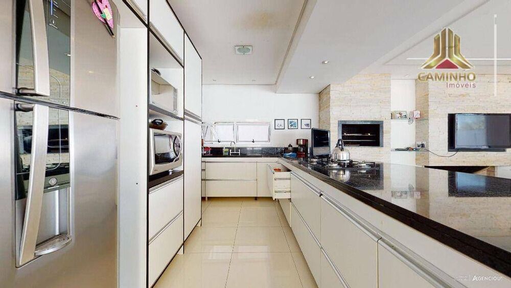 Casa de Condomínio à venda com 3 quartos, 230m² - Foto 1