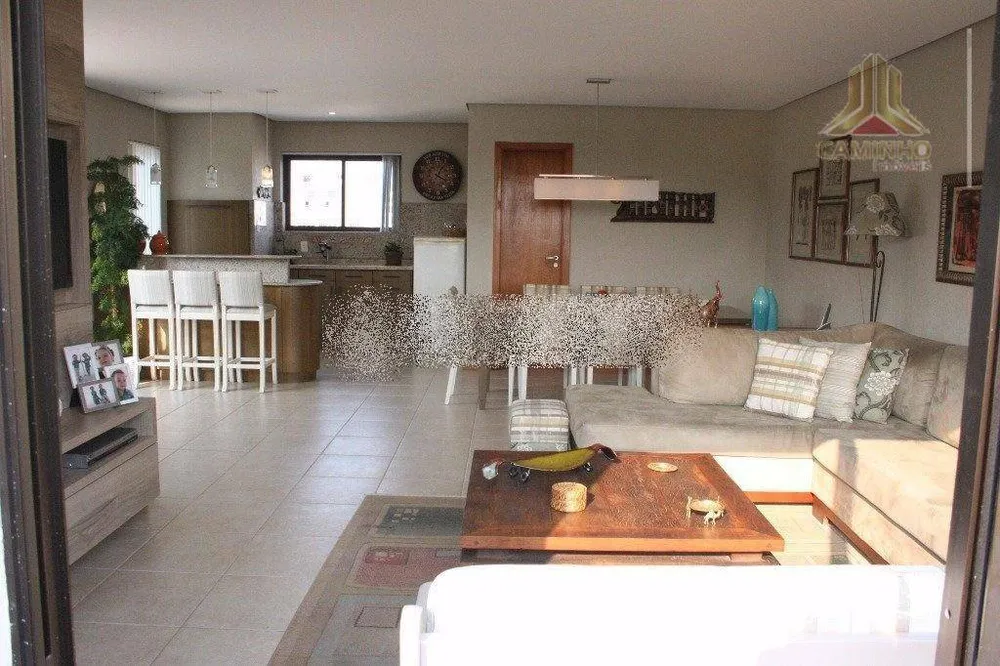 Cobertura, 3 quartos, 262 m² - Foto 4
