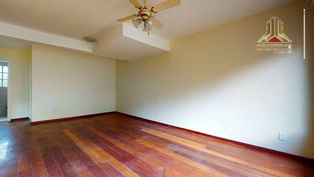 Casa de Condomínio à venda com 4 quartos, 222m² - Foto 2