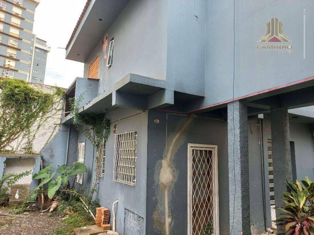 Casa à venda com 3 quartos, 388m² - Foto 1