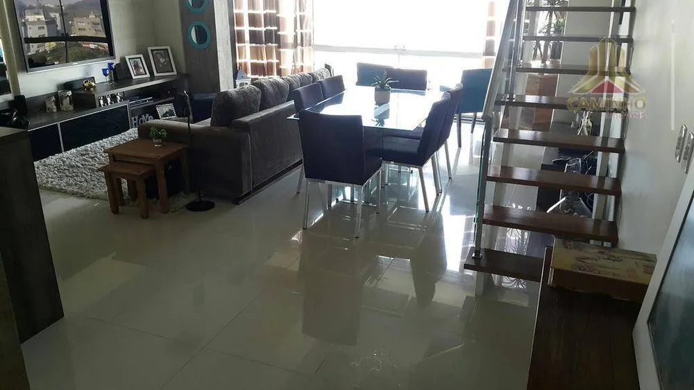 Cobertura, 3 quartos, 199 m² - Foto 1