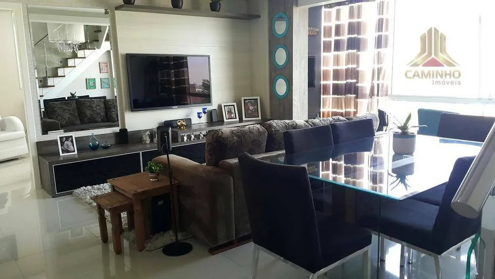 Cobertura, 3 quartos, 199 m² - Foto 2