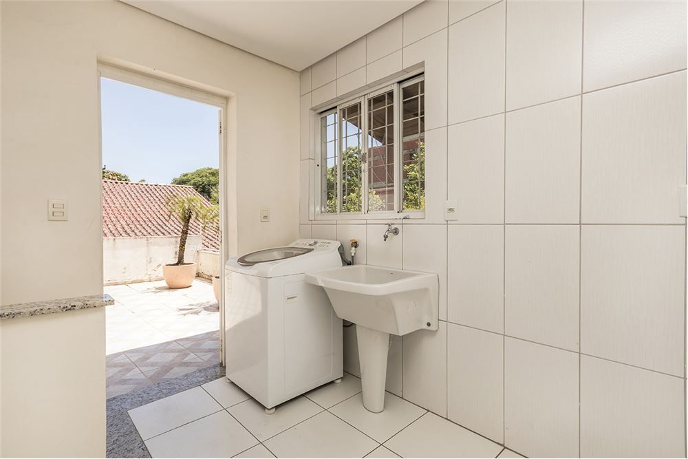 Casa de Condomínio à venda com 3 quartos, 151m² - Foto 1