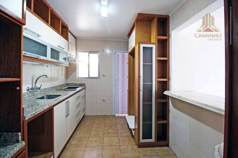 Apartamento à venda com 2 quartos, 83m² - Foto 2