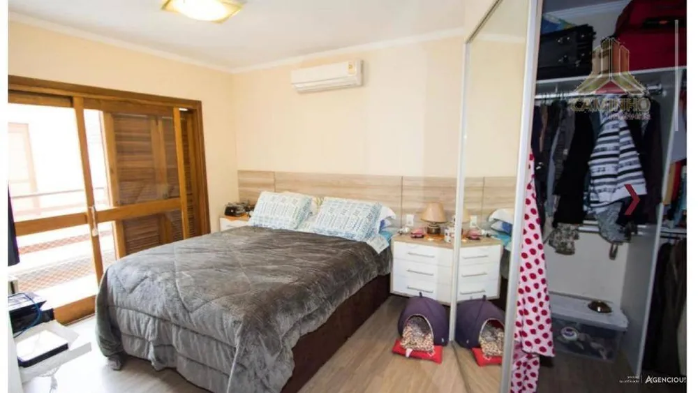 Casa, 3 quartos, 217 m² - Foto 1