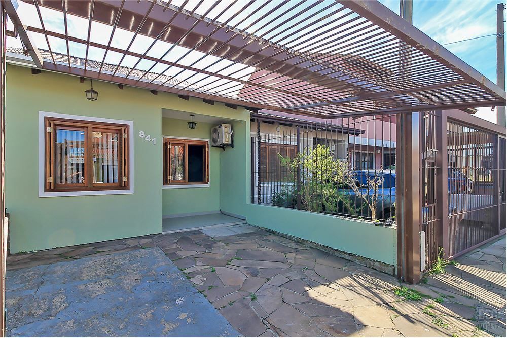 Casa de Condomínio à venda com 2 quartos, 70m² - Foto 1