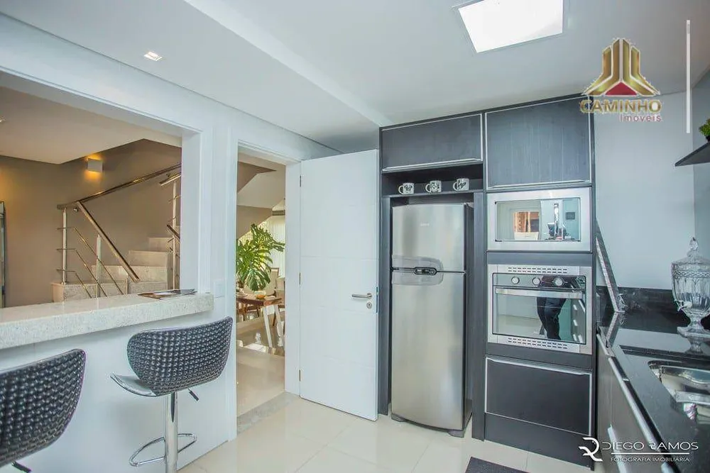 Casa, 3 quartos, 211 m² - Foto 3