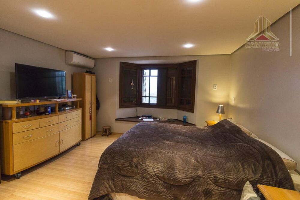 Casa à venda com 3 quartos, 254m² - Foto 7