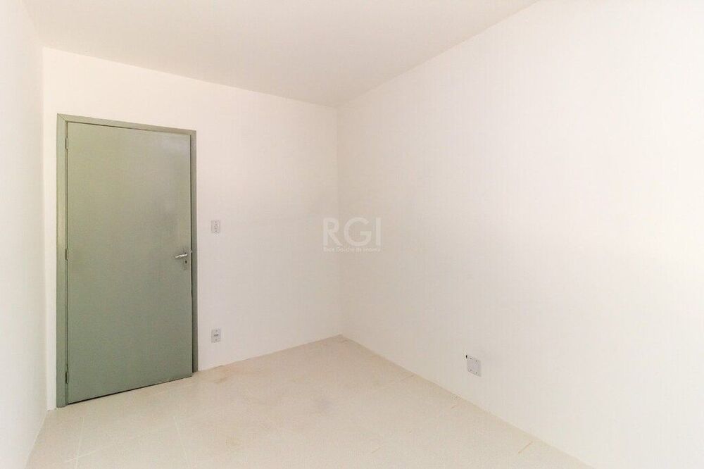 Apartamento à venda com 3 quartos, 228m² - Foto 2