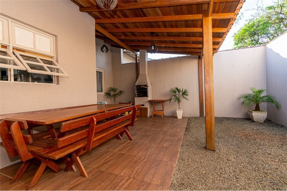 Casa de Condomínio à venda com 2 quartos, 63m² - Foto 1