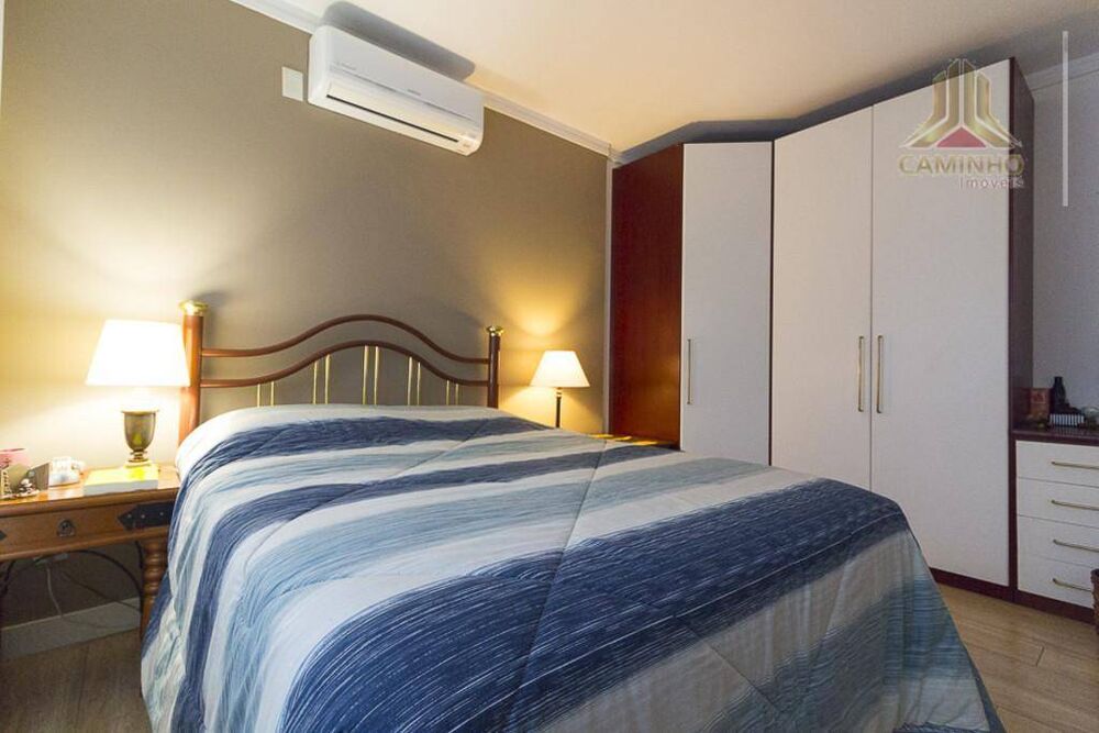 Casa à venda com 3 quartos, 270m² - Foto 5