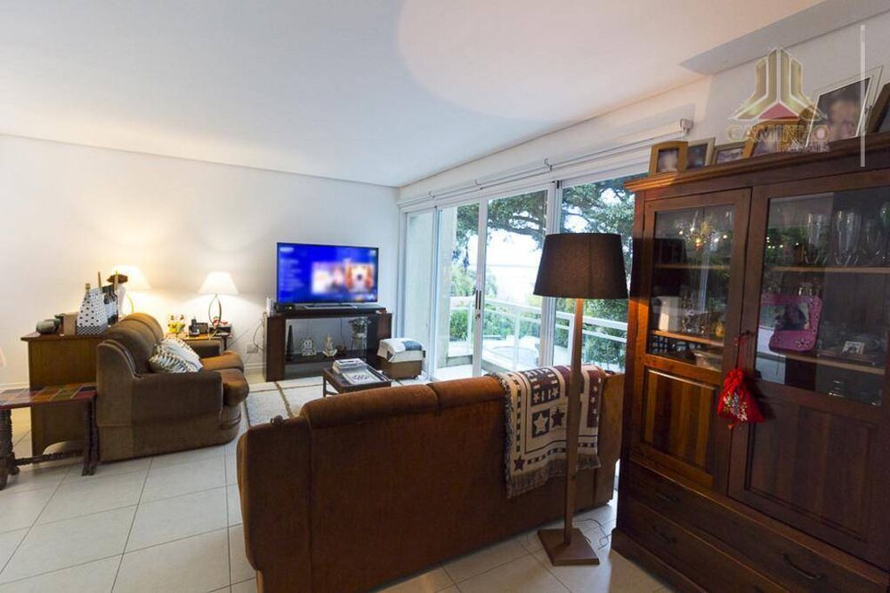 Casa à venda com 3 quartos, 270m² - Foto 1
