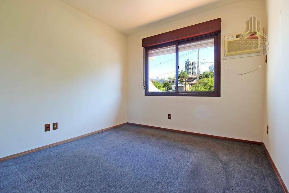 Casa à venda com 4 quartos, 187m² - Foto 2