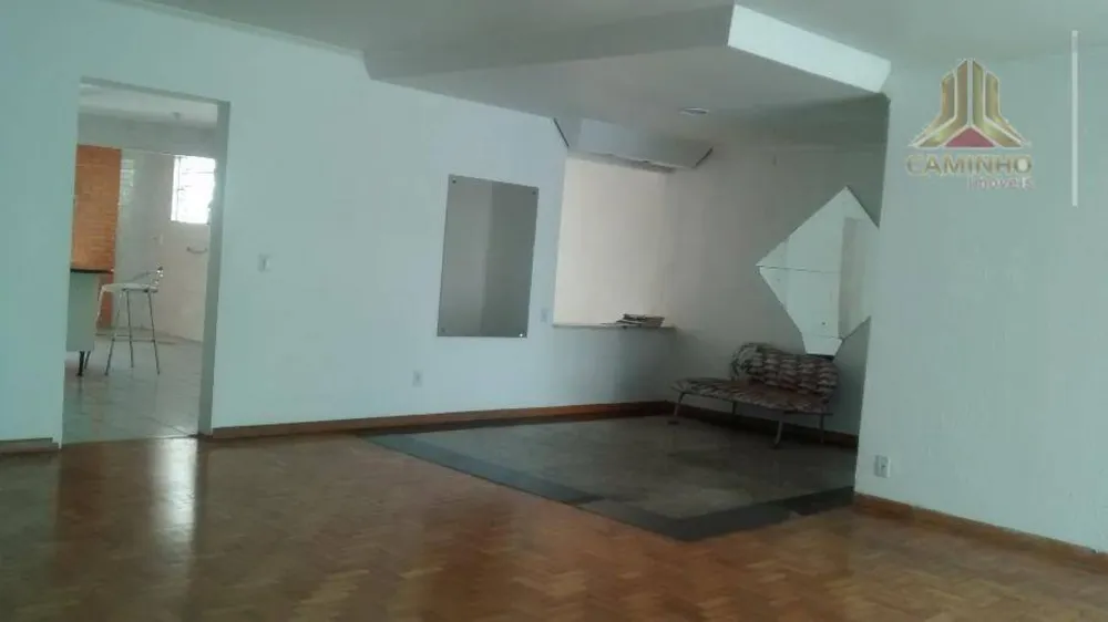 Casa, 3 quartos, 240 m² - Foto 1