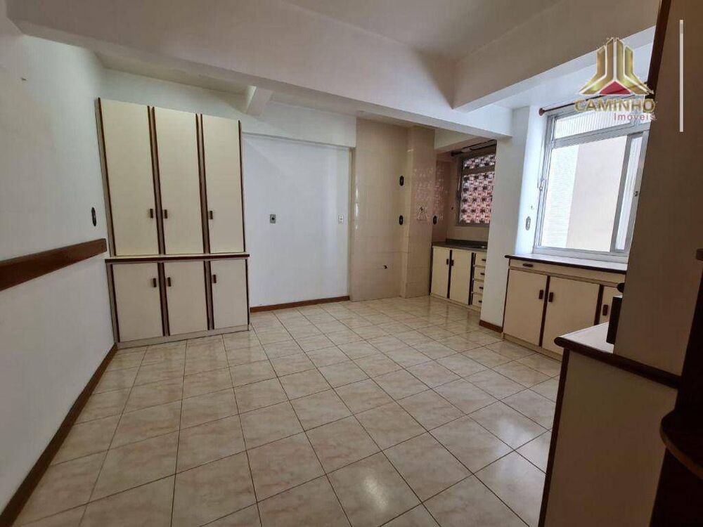 Apartamento à venda com 3 quartos, 121m² - Foto 7