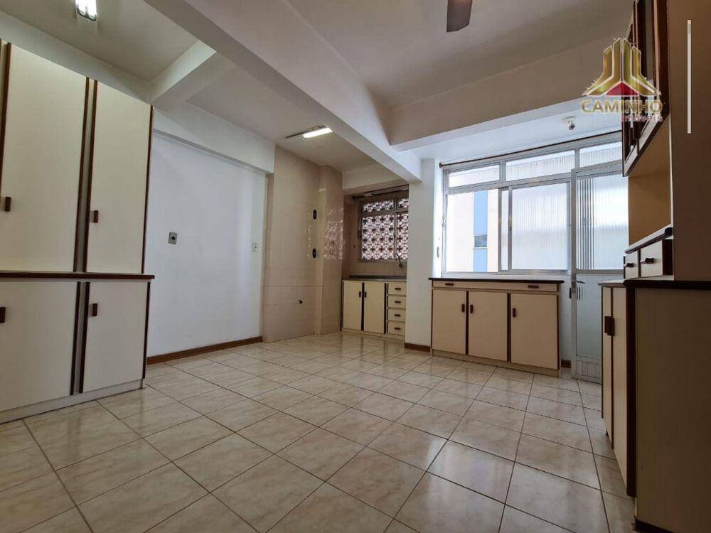 Apartamento à venda com 3 quartos, 121m² - Foto 8