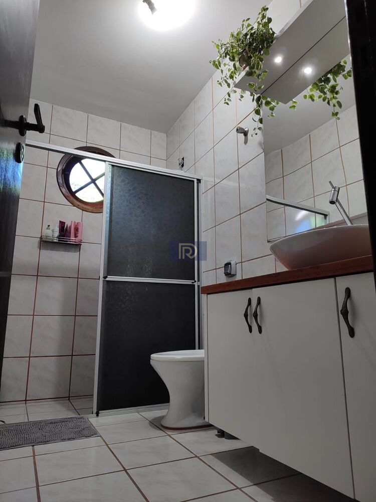 Casa à venda com 3 quartos, 168m² - Foto 4