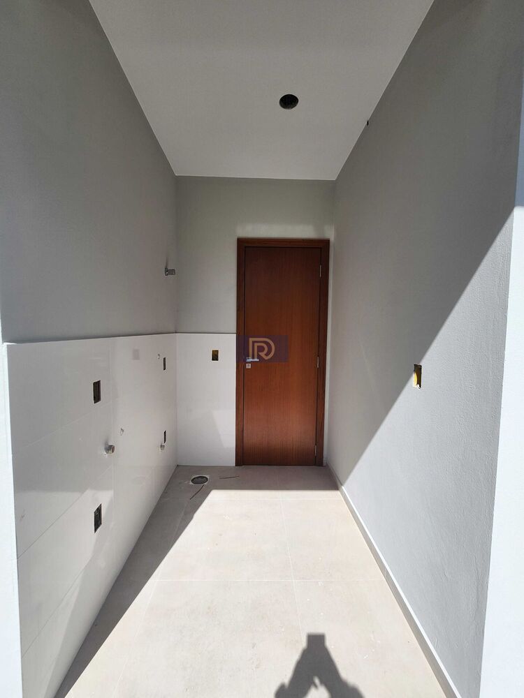 Casa à venda com 2 quartos, 64m² - Foto 3