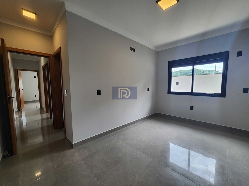 Casa à venda com 3 quartos, 128m² - Foto 2