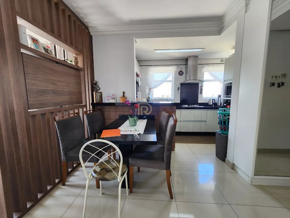 Apartamento à venda com 3 quartos, 73m² - Foto 2