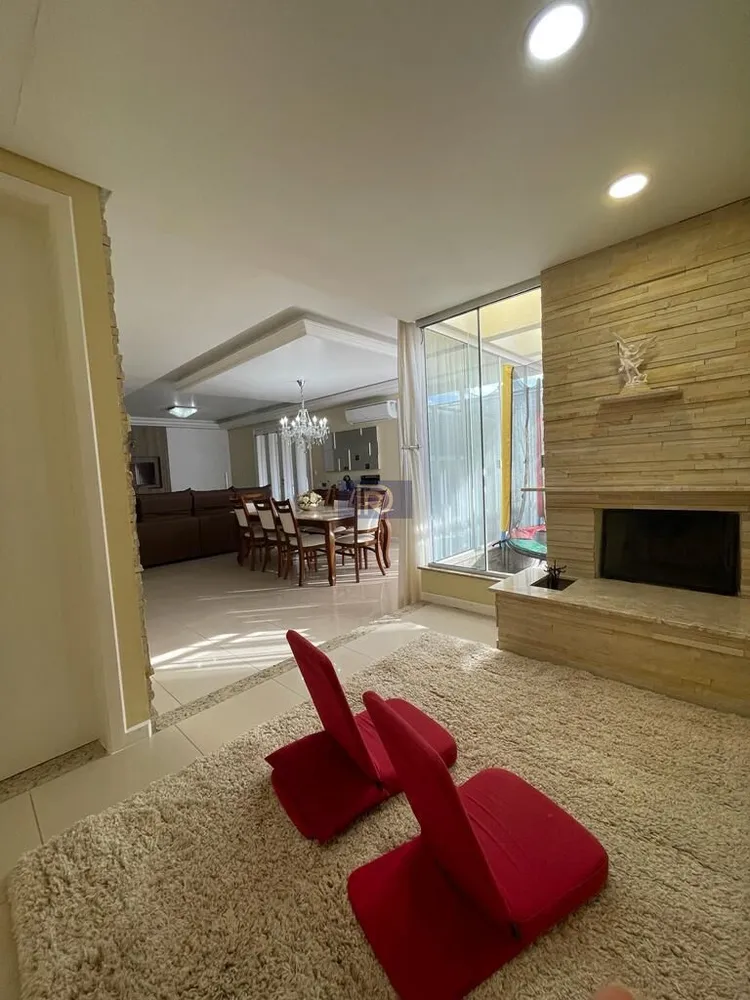 Cobertura, 3 quartos, 270 m² - Foto 1