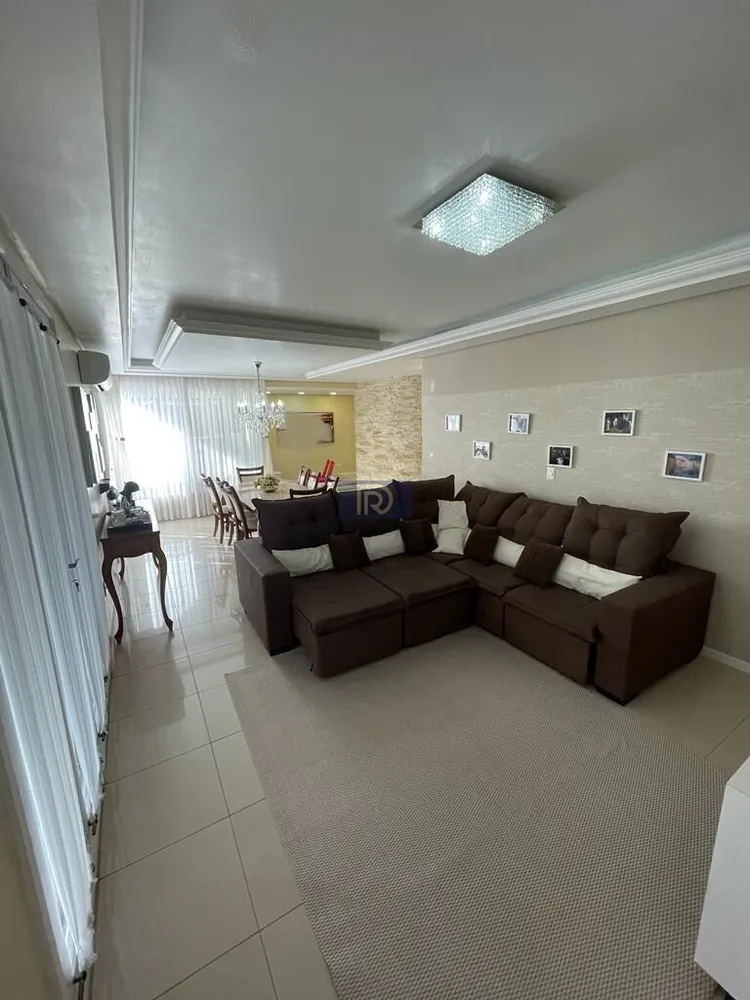 Cobertura, 3 quartos, 270 m² - Foto 2