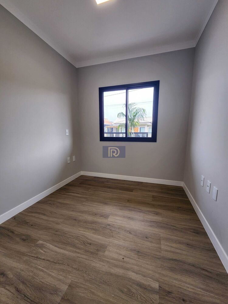 Casa à venda com 3 quartos, 109m² - Foto 4