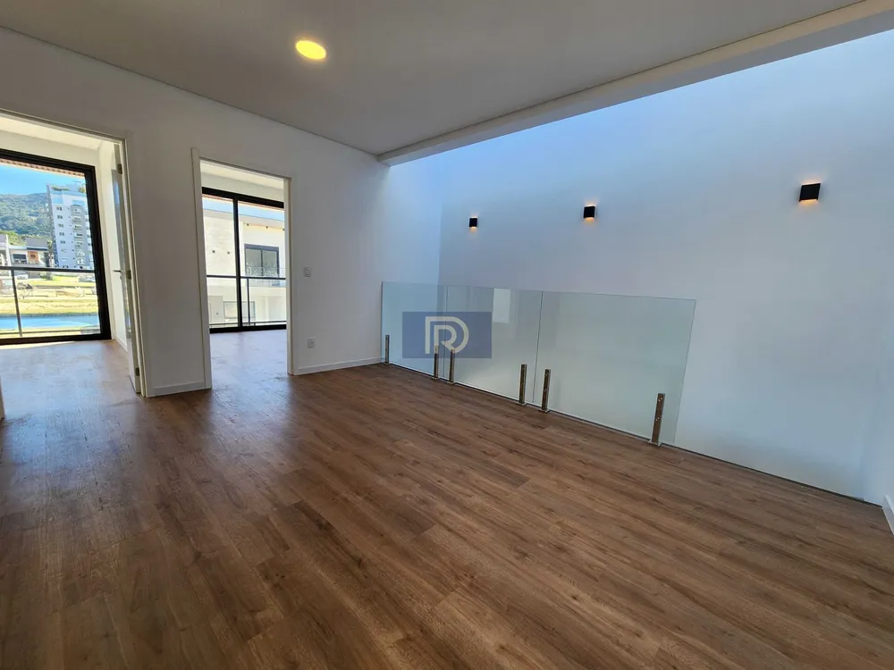 Casa, 3 quartos, 216 m² - Foto 4