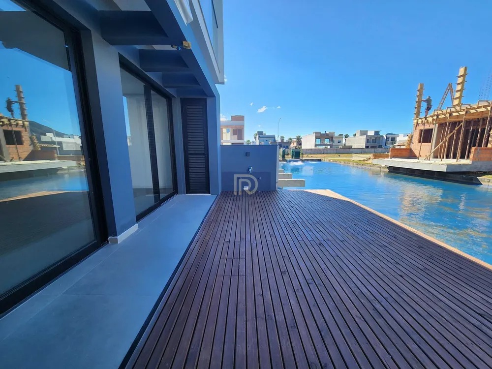 Casa, 3 quartos, 216 m² - Foto 2