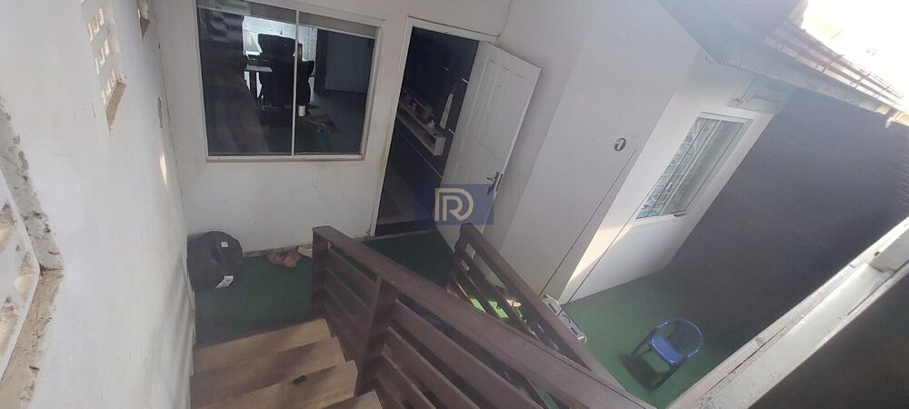 Casa à venda com 2 quartos, 52m² - Foto 2