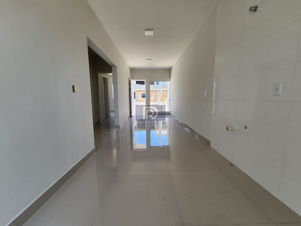 Casa à venda com 3 quartos, 82m² - Foto 2