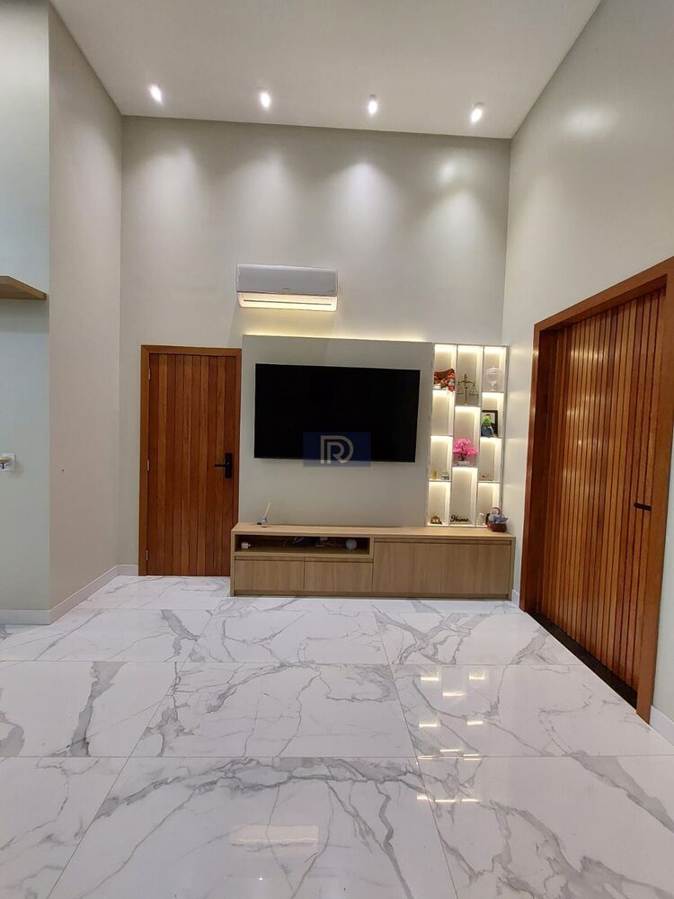 Casa à venda com 3 quartos, 156m² - Foto 1