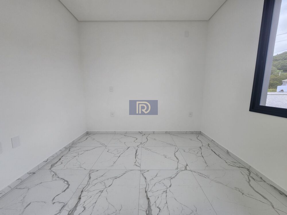 Casa à venda com 2 quartos, 56m² - Foto 1