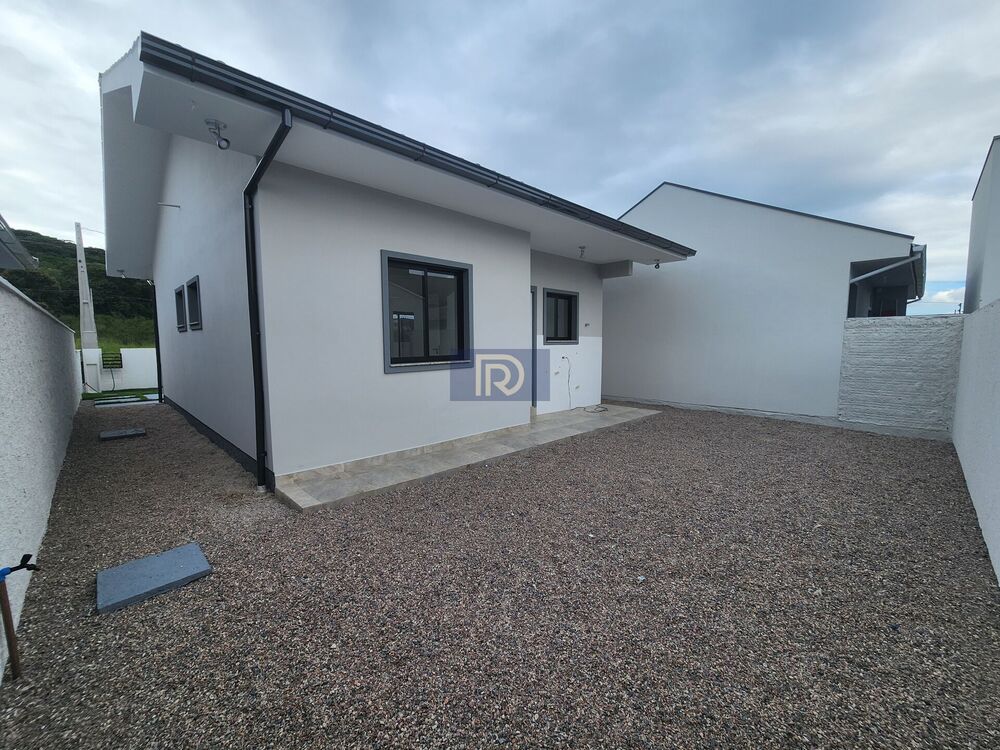 Casa à venda com 2 quartos, 56m² - Foto 4