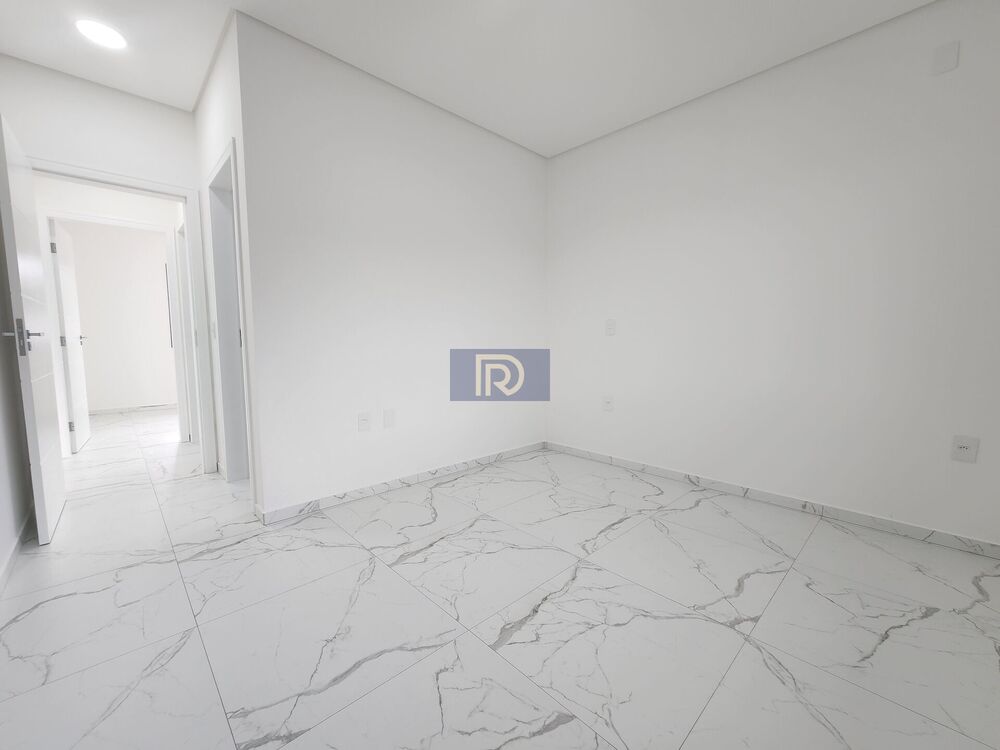 Casa à venda com 2 quartos, 56m² - Foto 2