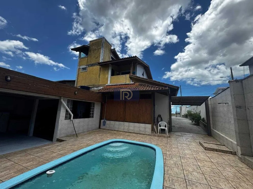 Casa, 4 quartos, 200 m² - Foto 1