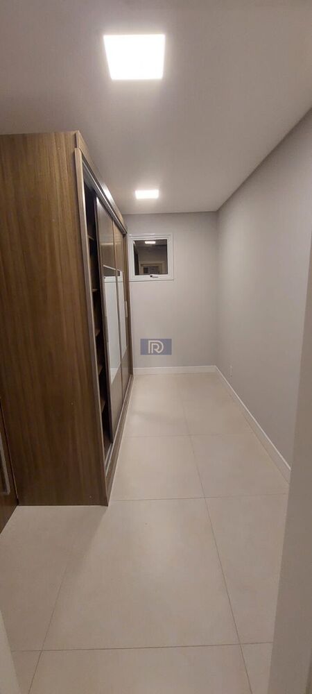 Casa à venda com 4 quartos, 256m² - Foto 3
