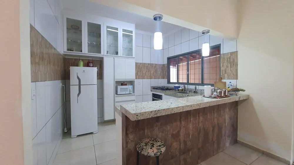 Casa, 1 quarto, 210 m² - Foto 2