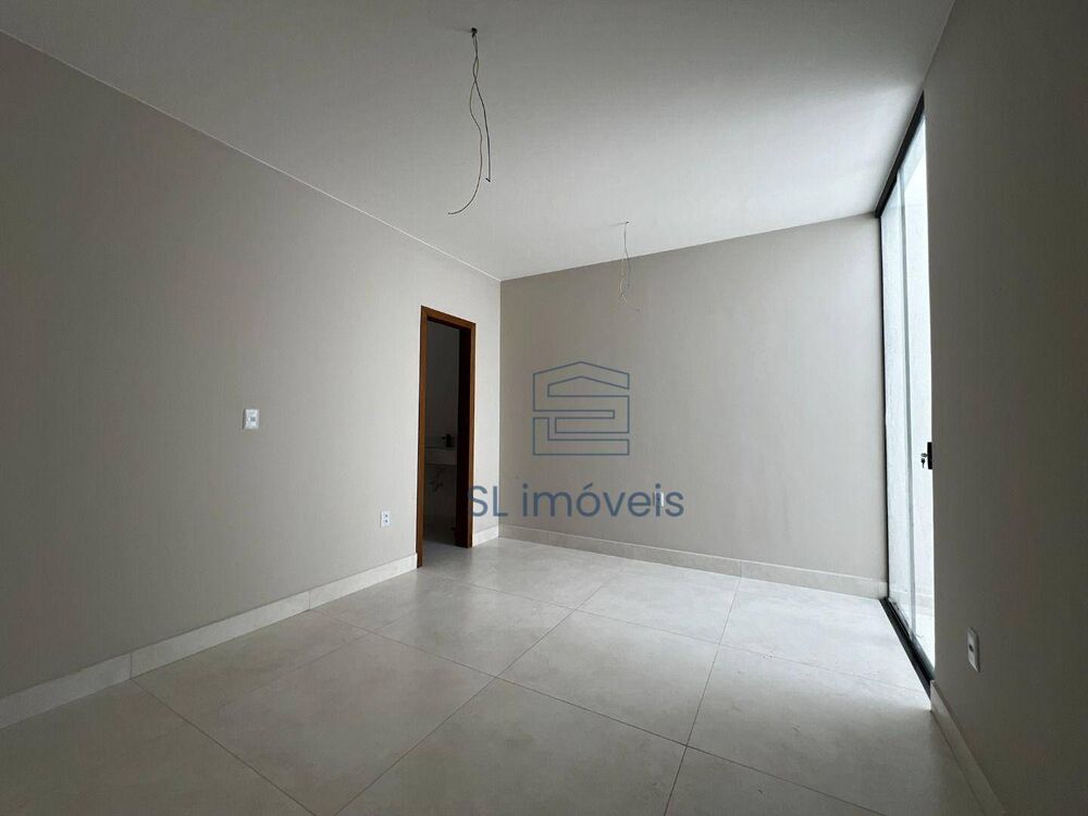 Casa à venda com 3 quartos, 107m² - Foto 4