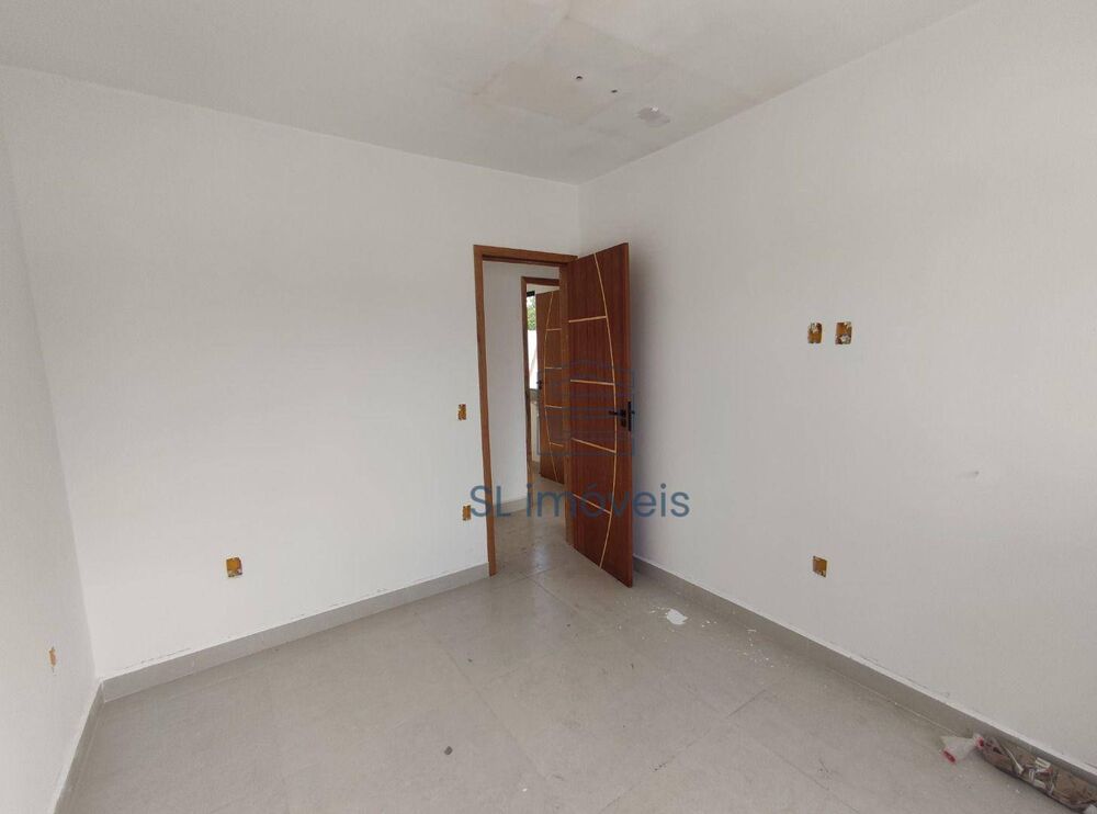 Casa à venda com 3 quartos, 70m² - Foto 4