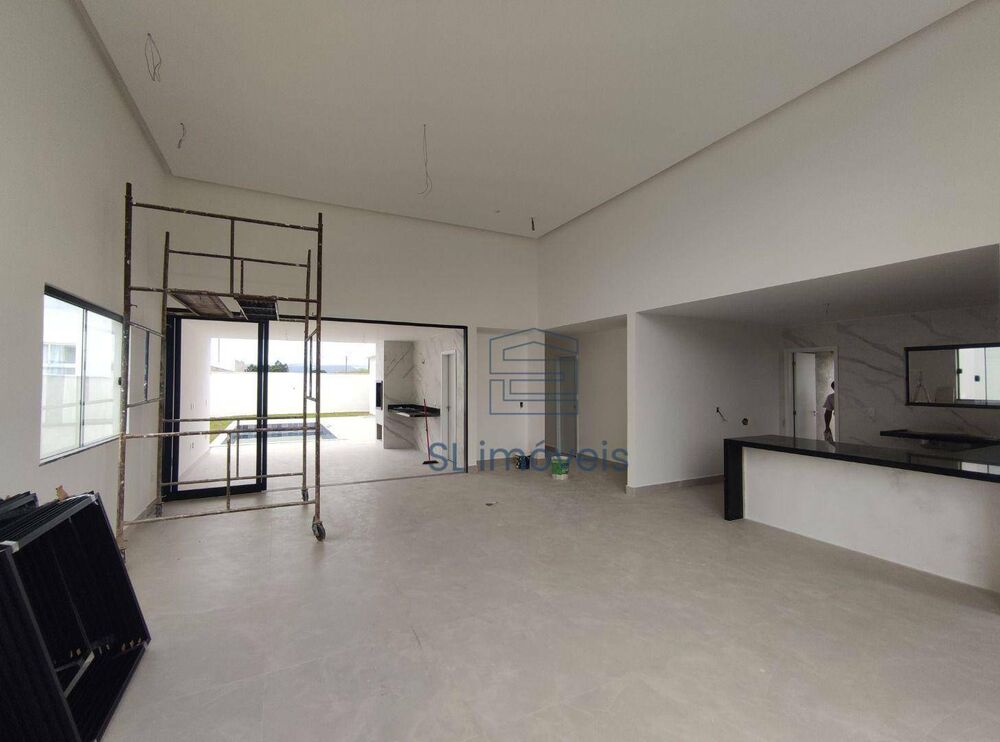 Casa à venda com 4 quartos, 270m² - Foto 2