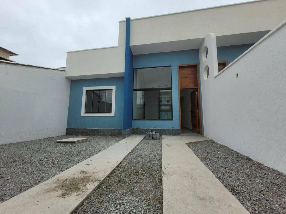 Casa à venda com 3 quartos, 75m² - Foto 1