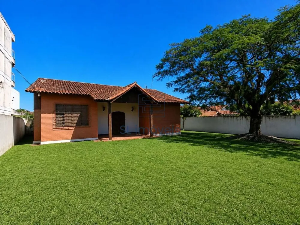 Casa, 4 quartos, 180 m² - Foto 1