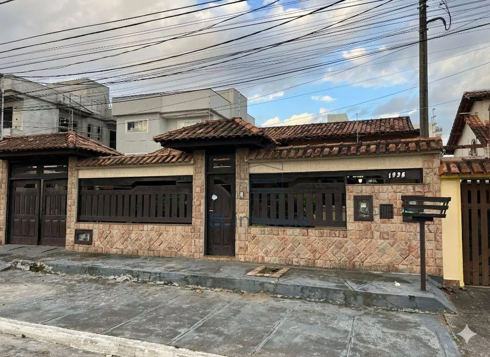 Casa, 5 quartos, 334 m² - Foto 1