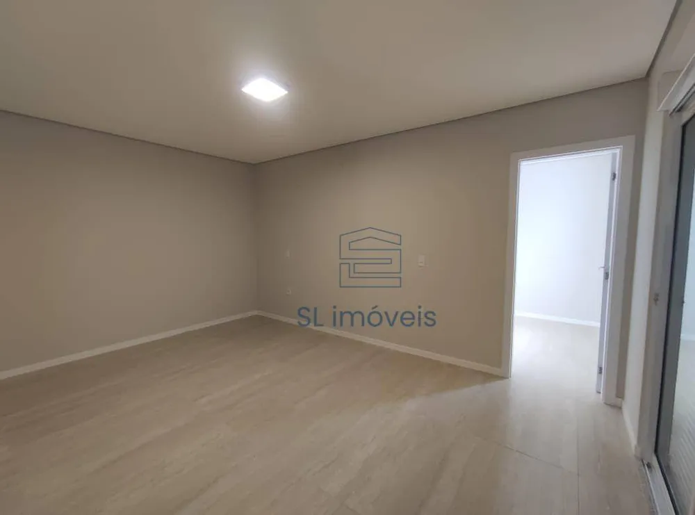 Casa, 3 quartos, 217 m² - Foto 1